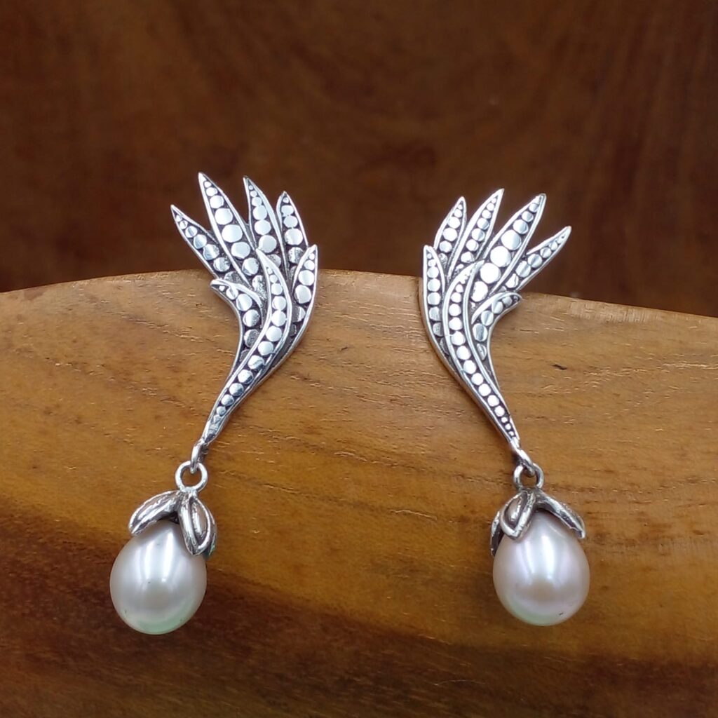 Anting Tusuk Perak Mutiara