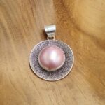 Liontin Perak Mutiara Mabe