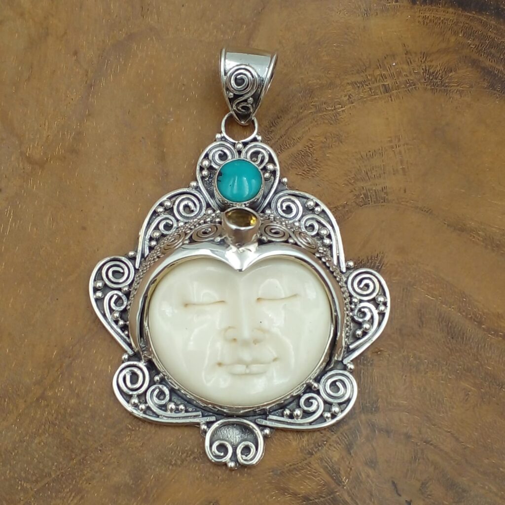 Liontin Perak Ukiran Bali