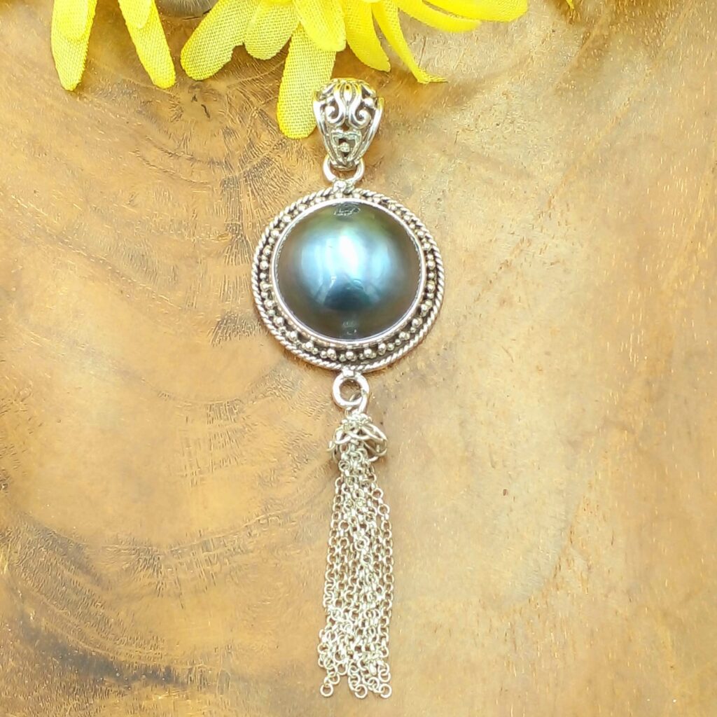 Liontin Mutiara Cantik Bali