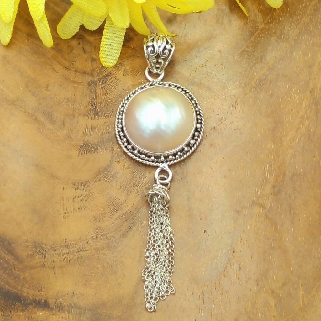 Liontin Mutiara Cantik Bali