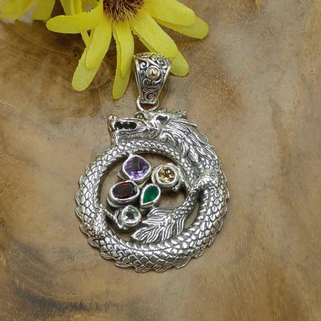 Liontin Naga Perak Permata