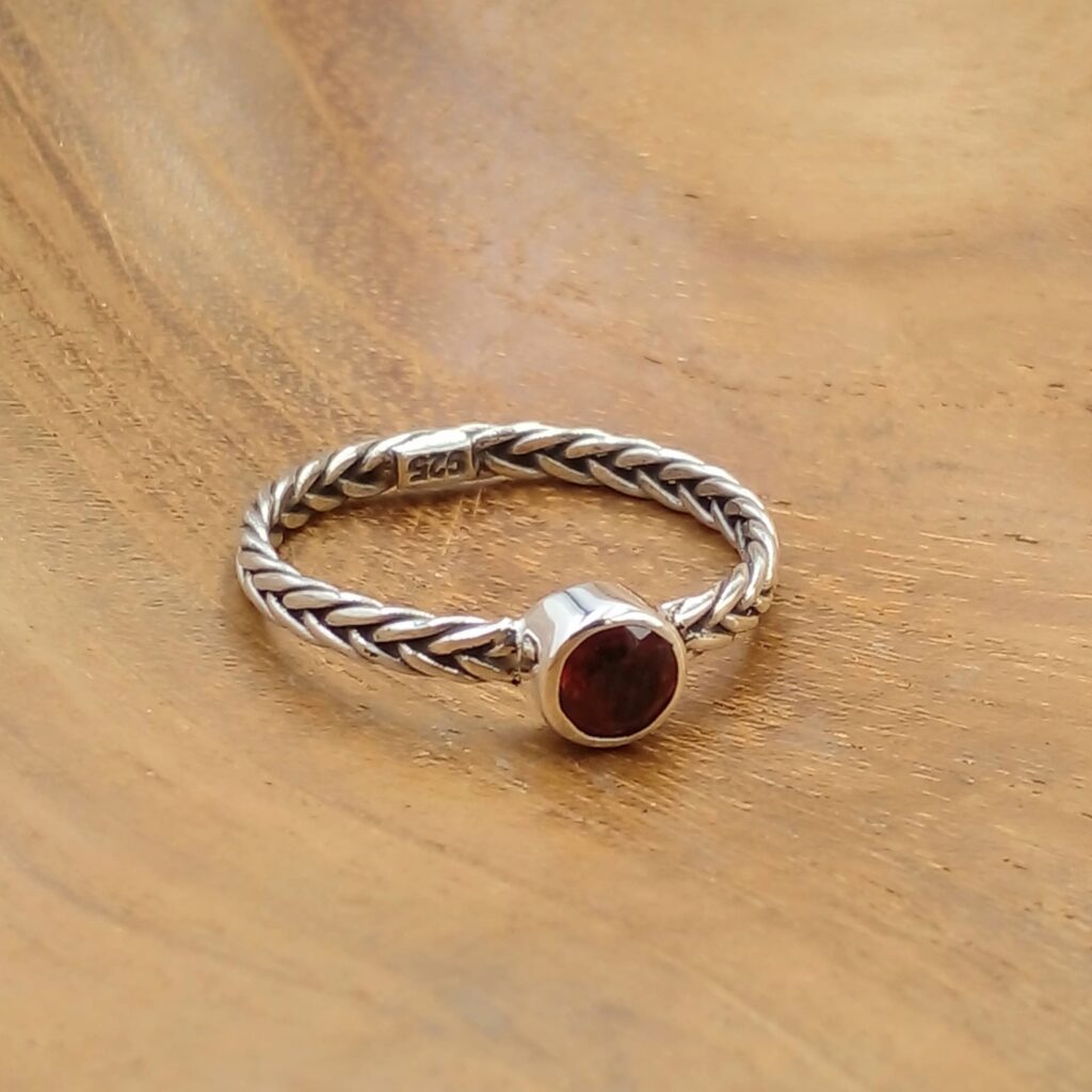 Cincin Perak Jalin Permata Bulat